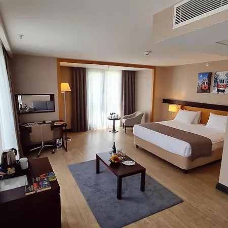Отель Port Bosphorus 4*