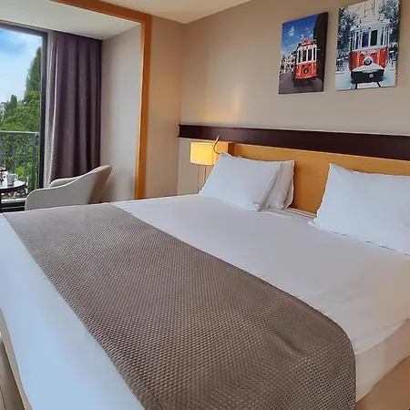 Отель Port Bosphorus 4*
